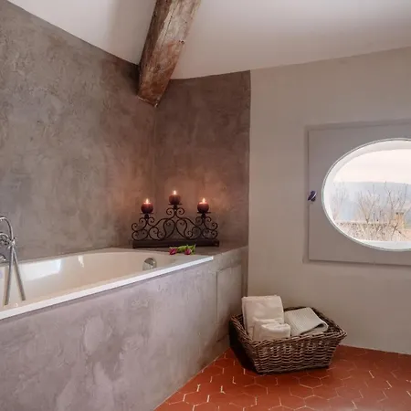 Luxurious Provencal Village House, Walk To Village Pool
