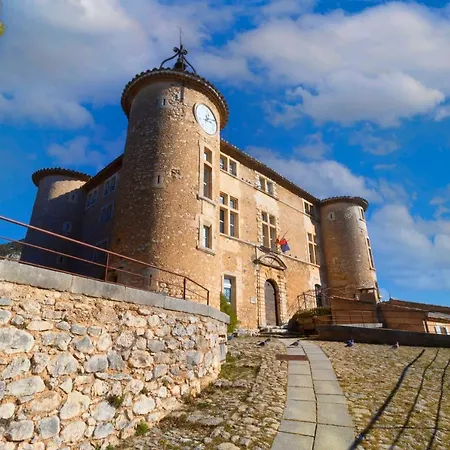 Luxurious Provencal Village House, Walk To Village Pool *