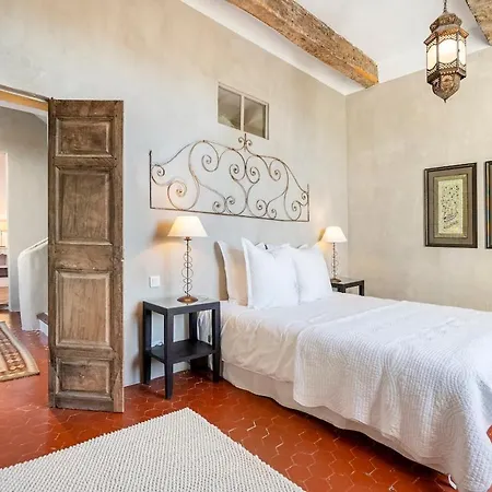Luxurious Provencal Village House, Walk To Village Pool *